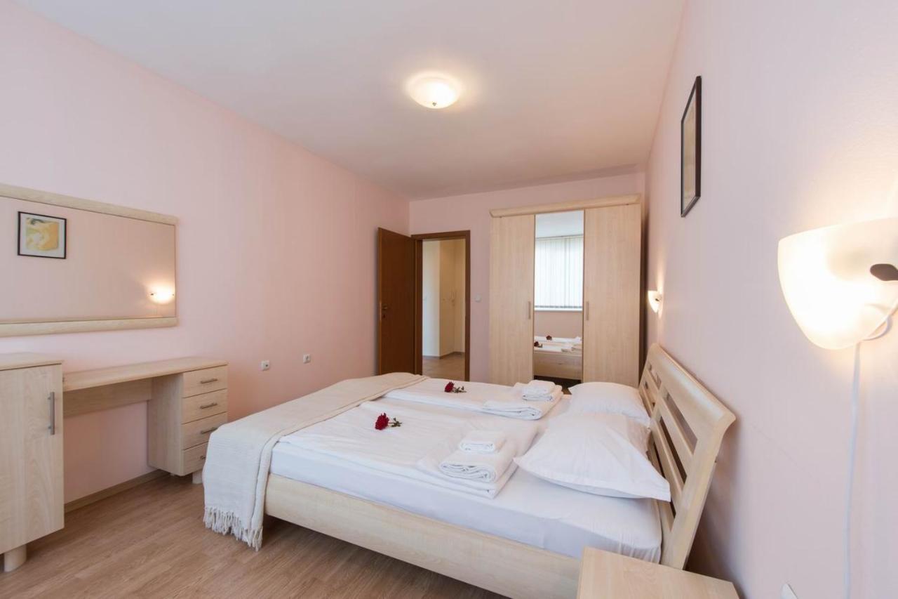 Gt Riviera Fort Beach Apartments Ravda Luaran gambar